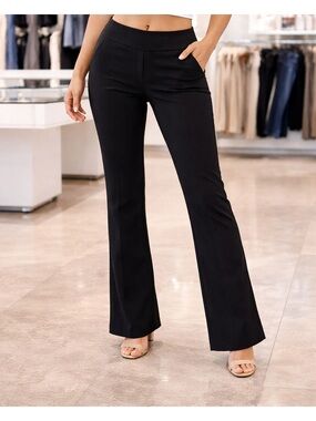 Guess Women's  Black Dress Pants 
Side zipper 
Size 34 
Excellent condition